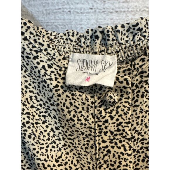 Sienna Sky Button Down Front & Flutter Sleeves Size M - Picture 2 of 3